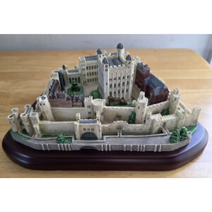 Lenox Great Castle Of The World “Tower of London” 1995